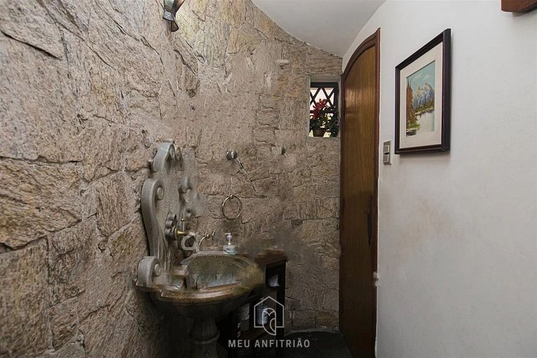 700m² | 5 quartos | Piscina | Churrasqueira