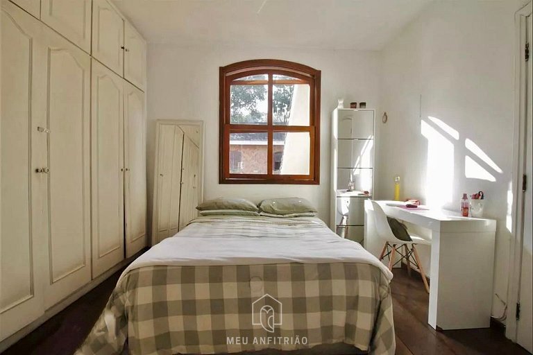 700m² | 5 quartos | Piscina | Churrasqueira