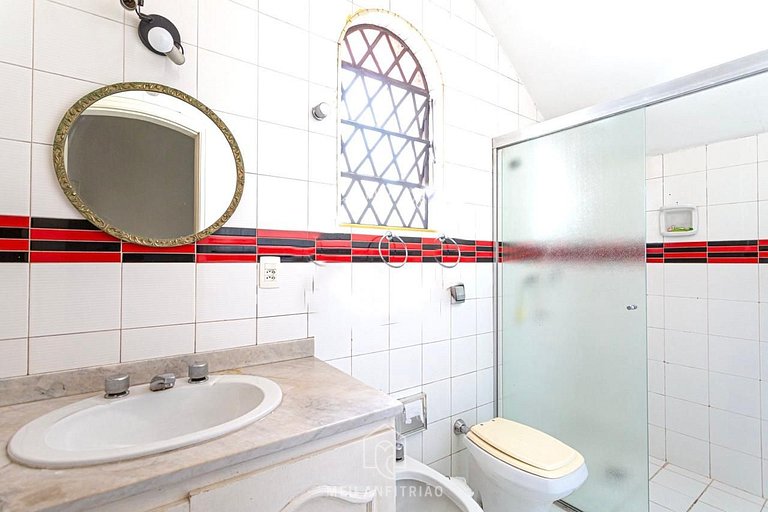 700m² | 5 quartos | Piscina | Churrasqueira