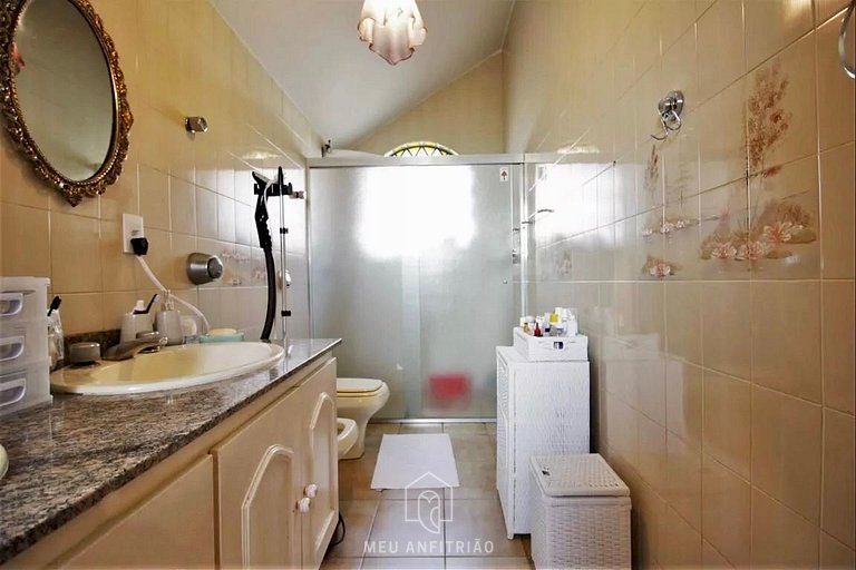 700m² | 5 quartos | Piscina | Churrasqueira