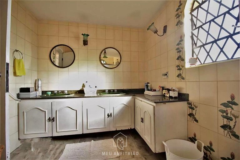 700m² | 5 quartos | Piscina | Churrasqueira
