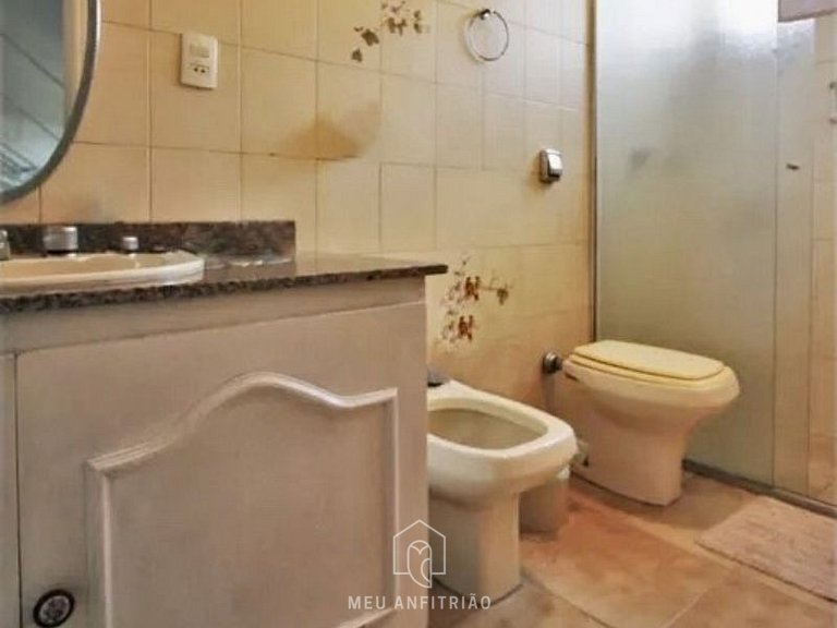 700m² | 5 quartos | Piscina | Churrasqueira