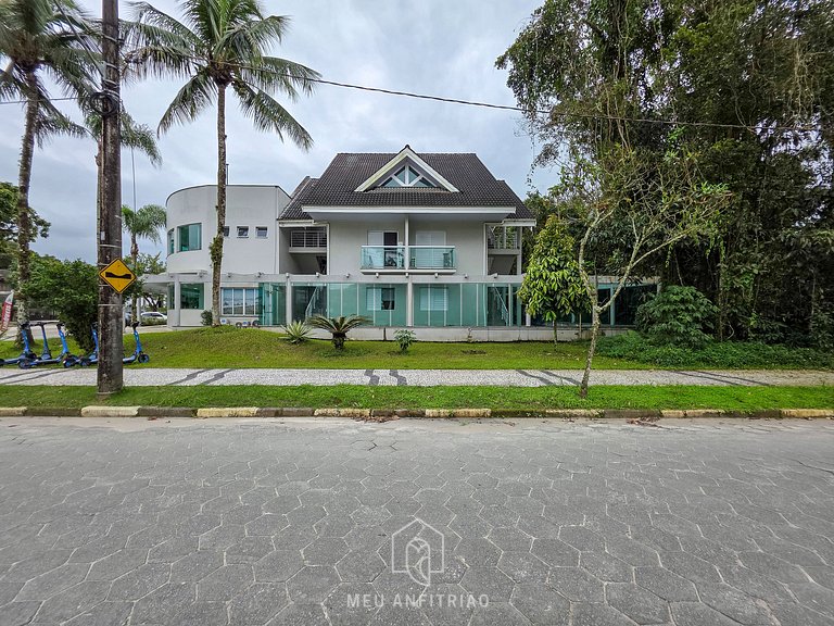 90m² | 3 bedrooms | Pool | Near the beach
