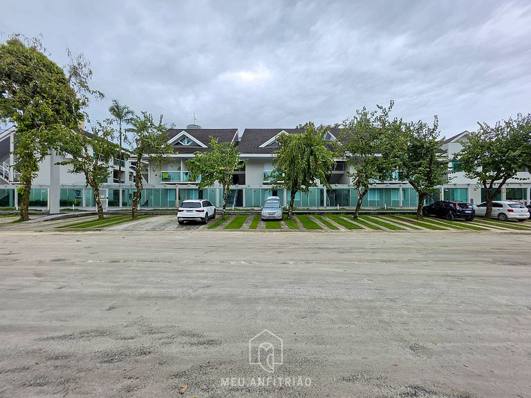 90m² | 3 quartos | Piscina | Perto da praia