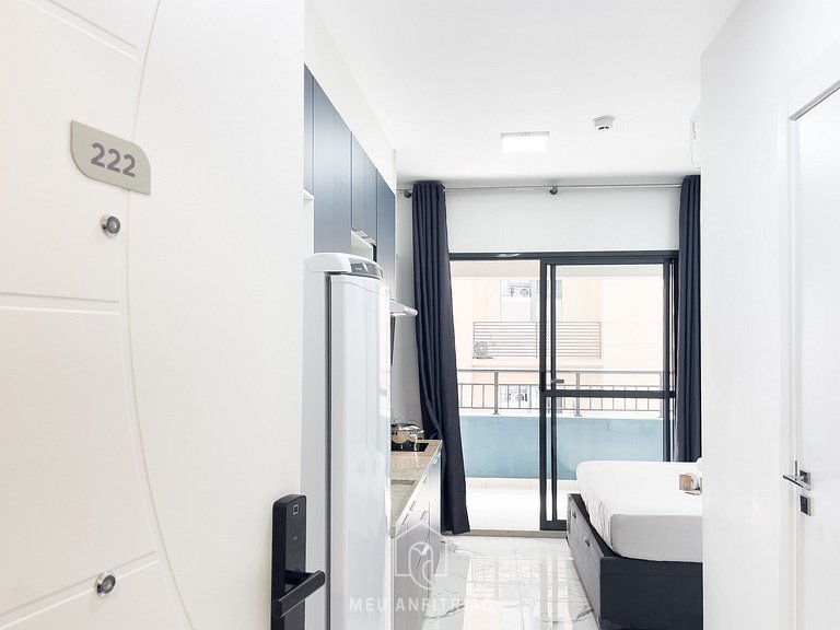 27m² | Studio w/ Balcony | Pool | 300m to Subway