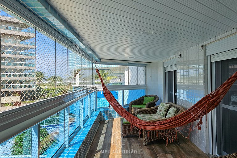 Apartamento com varanda e lazer na Riviera