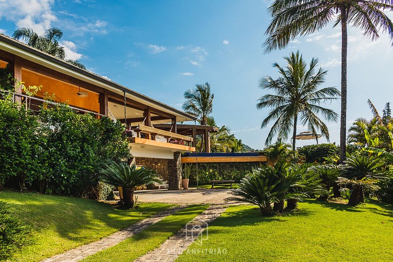 Casa alto padrão com vista panorâmica em Ilhabela