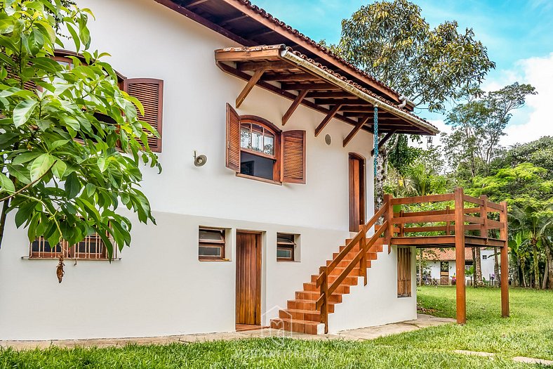 Casa ampla com jardim e churrasqueira em Ubatuba