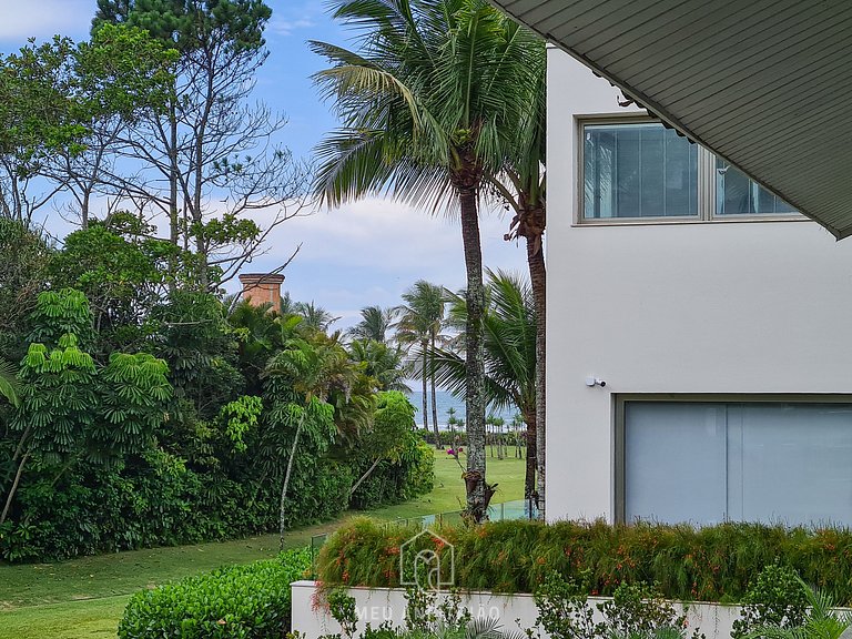 Casa ampla com piscina próximo à praia em Riviera