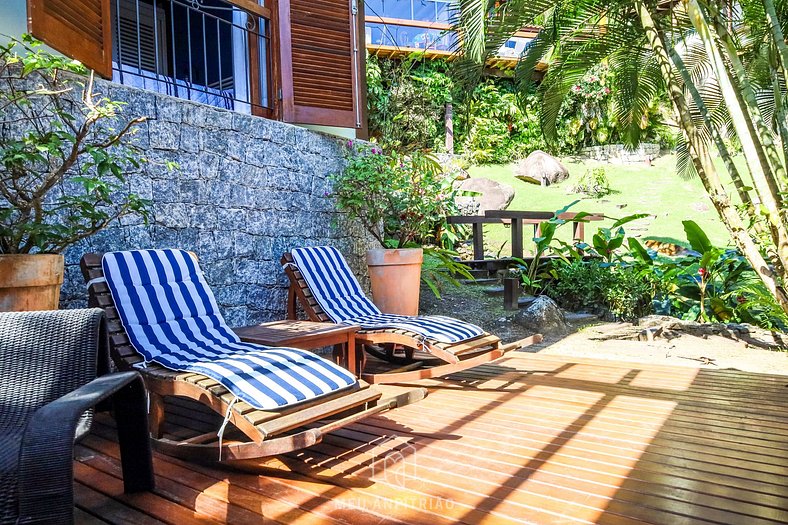 Casa com piscina a próximo à praia em Ilhabela
