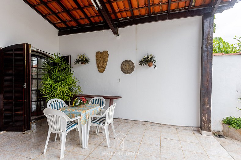 Casa com piscina e churrasqueira em Caraguatatuba