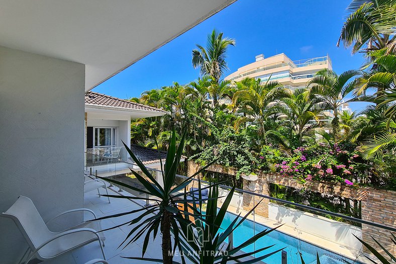 Casa de luxo com piscina perto da praia em Riviera