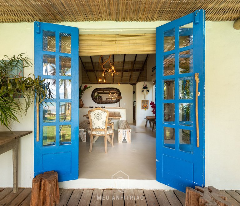 Casa em estilo grego na Praia do Espelho na Bahia